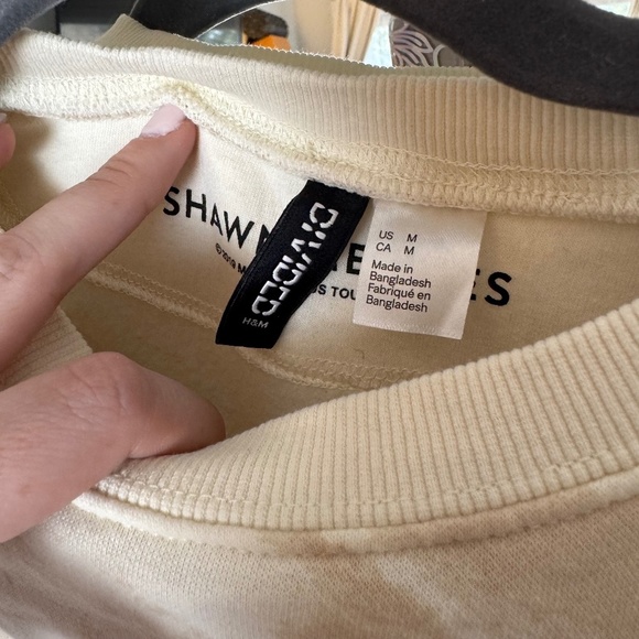 Shawn Mendes Tour Sweatshirt - Picture 3 of 6